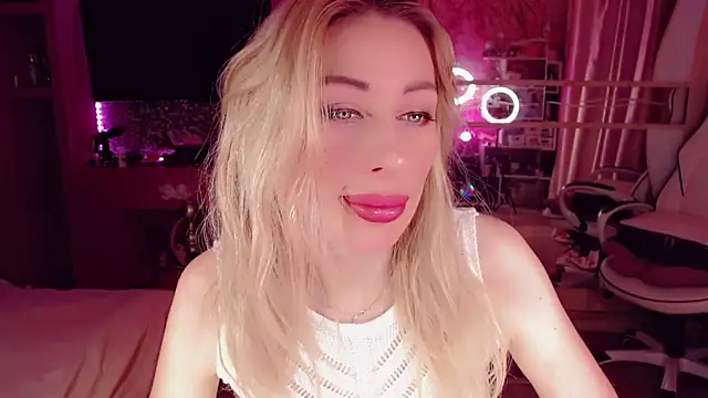 AnnieGOld  online show from November 15, 11:28 pm