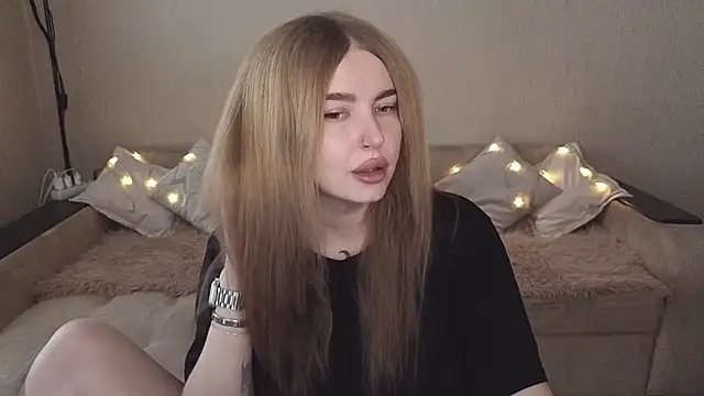 ViolettaLopez online show from October 25, 12:46 pm