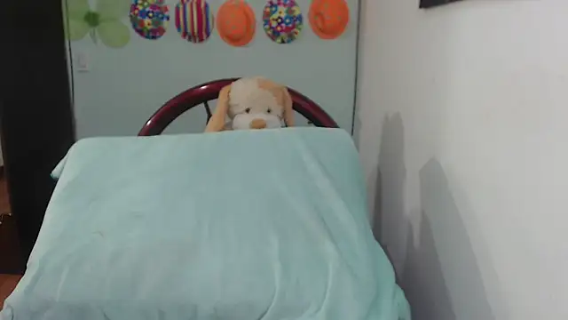 sexytitshot126 online show from April 15, 12:33 am