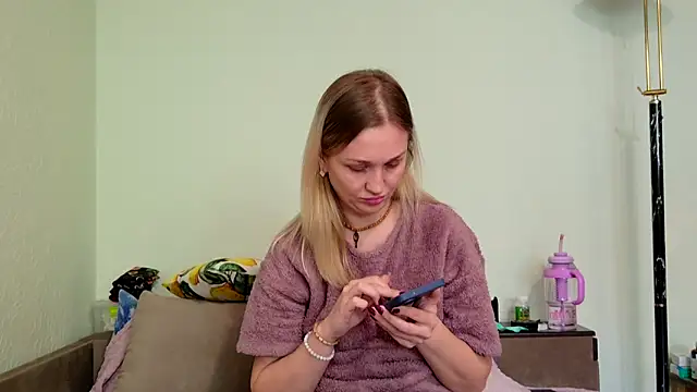 Hotty Evochka online show from April 17, 10:28 am