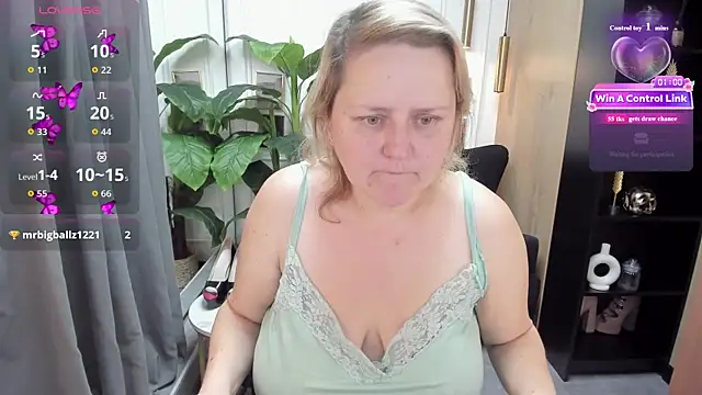 ScarlettSoft online show from August 8, 5:48 am