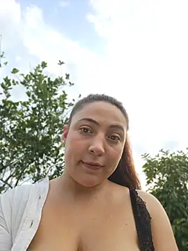 VickyHoult online show from April 18, 10:20 pm