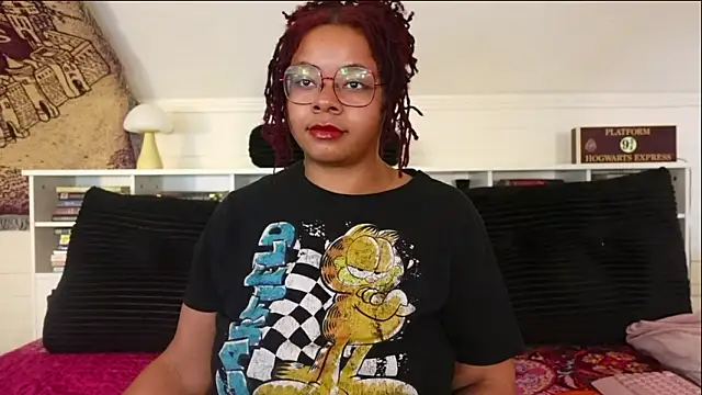 -khayaparker online show from March 26, 8:10 pm