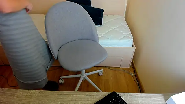 CharmedDoll online show from January 15, 2:01 pm