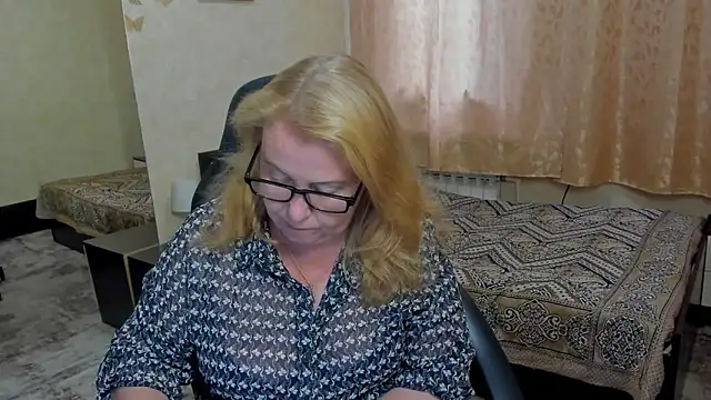 Frau Marta online show from June 11, 12:57 pm