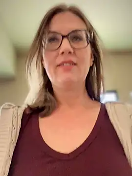 MaiseKnox online show from March 18, 6:57 pm