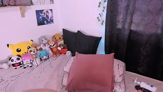 emma trevorr online show from April 16, 9:25 pm