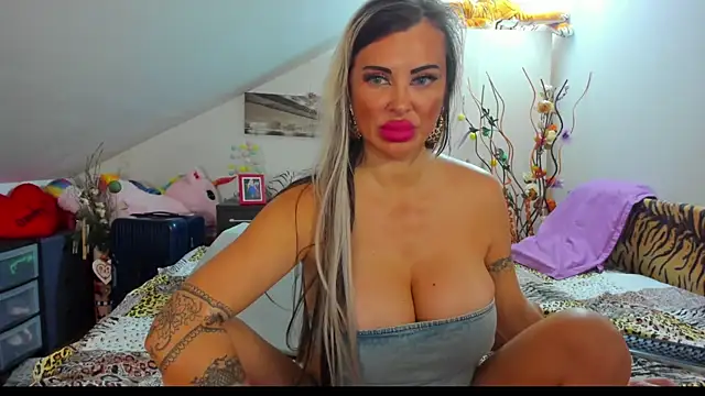 Raffaelababy online show from September 27, 2:13 pm