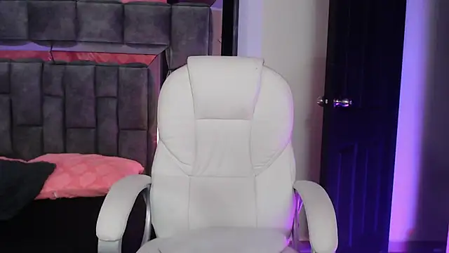 Christaly  online show from October 9, 8:51 am