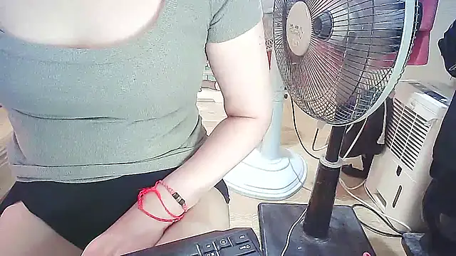 cindy01113520 online show from October 10, 11:31 pm