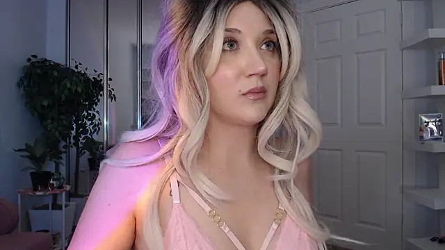 GoddessEmmy online show from March 5, 9:21 pm