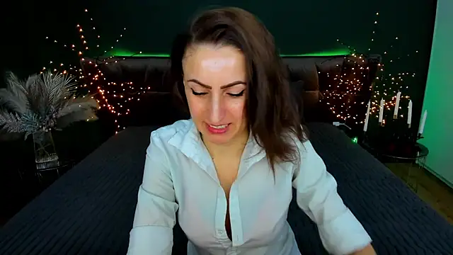 Rebecca Diamond online show from March 9, 7:00 am