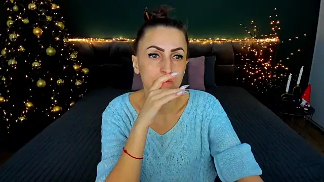 Rebecca Diamond online show from December 18, 6:40 am