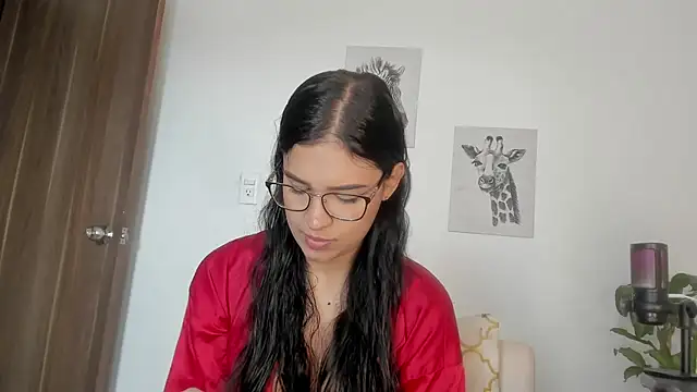 Hanna Risso online show from October 10, 6:13 pm