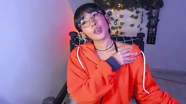 Mary Rosse1 online show from October 16, 7:49 pm