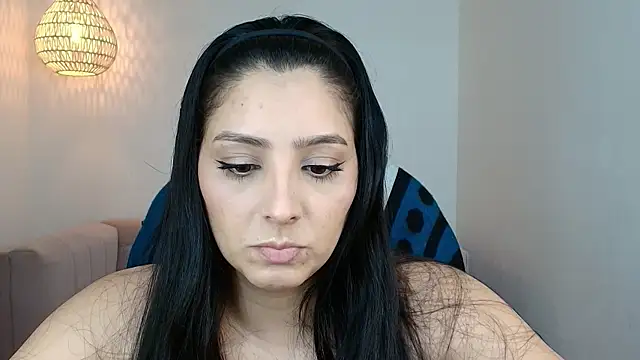 YummyAnna  online show from April 8, 8:00 pm