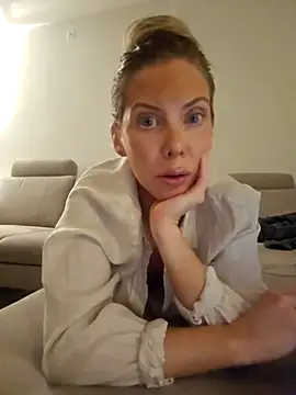 novaforyou1 online show from October 21, 5:50 pm