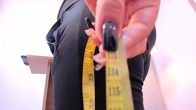 AlishaPalmer online show from April 13, 11:55 am