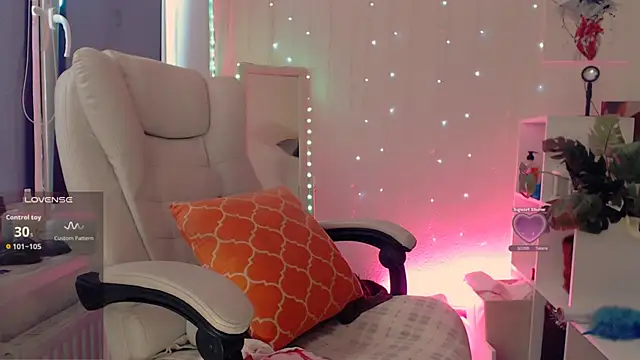 marycum2u online show from April 9, 10:42 am