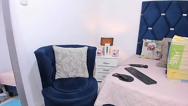 gabytyara2 online show from October 18, 5:37 pm