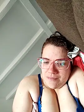 karlythothxh online show from December 22, 5:05 pm