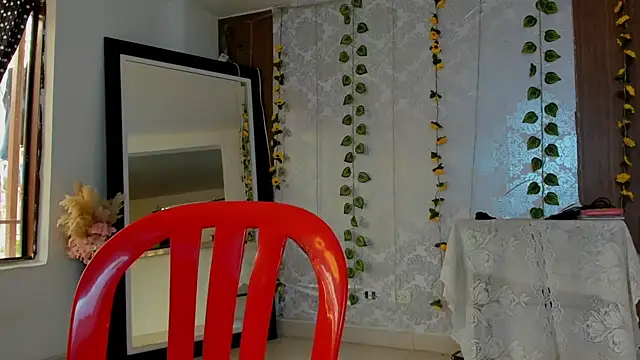 kelly thomson online show from February 9, 2:30 pm