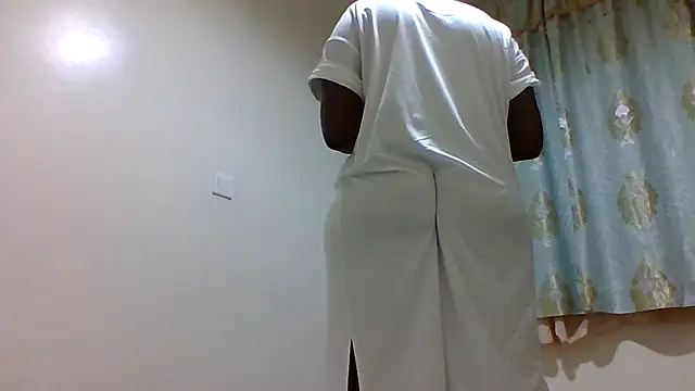sweetelle09 online show from May 30, 2:20 am