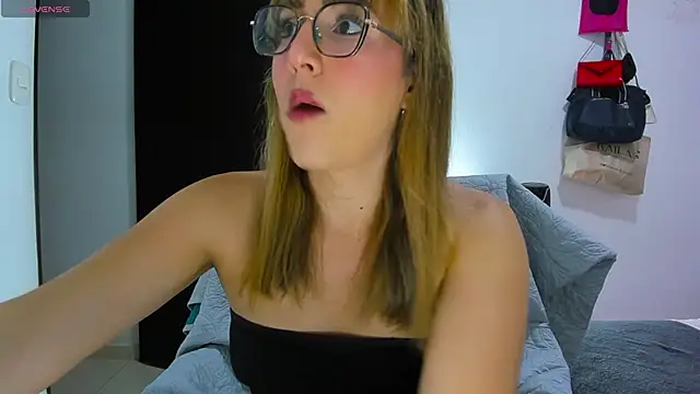 andrea hills online show from July 3, 10:27 pm