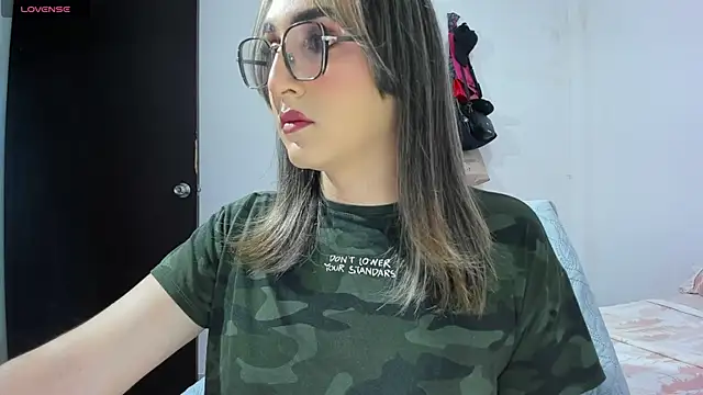 andrea hills online show from April 20, 1:58 pm