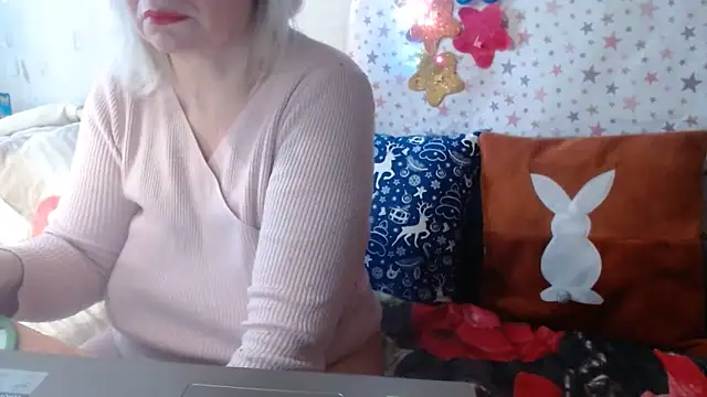 QueenLana online show from February 16, 7:52 am