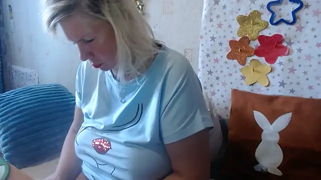 QueenLana online show from September 20, 6:34 am