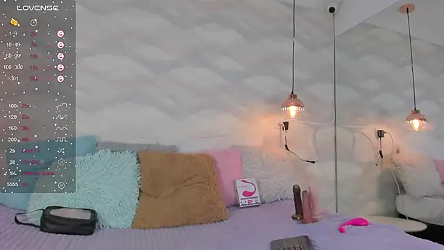 danaythamara1 online show from February 19, 10:30 pm