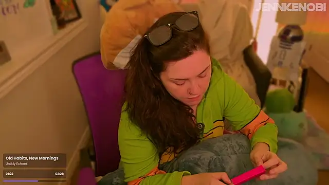 JennKenobi online show from September 10, 3:23 pm