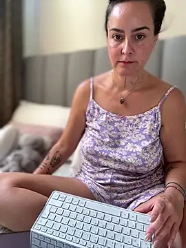misslulipop online show from June 13, 2:03 pm