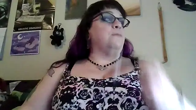 GothyBaby online show from April 3, 10:30 pm