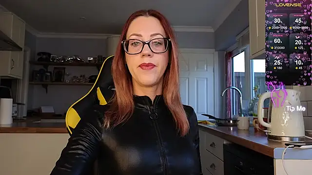 stripmequick online show from October 27, 1:17 pm