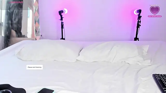 LauryHills online show from February 6, 8:12 pm