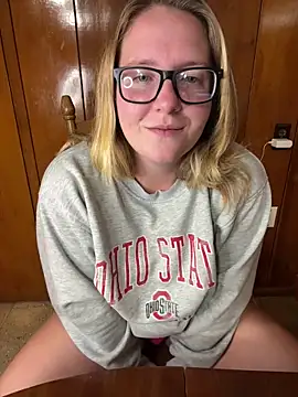 Lizzyloo online show from November 2, 1:31 am