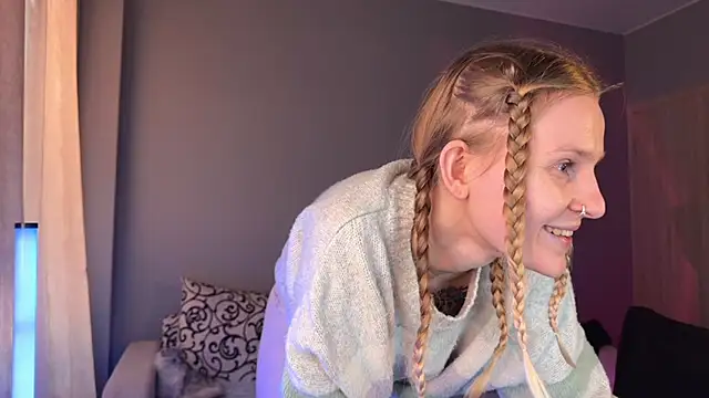 Chanel Gill online show from September 28, 6:42 am