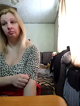 BustyBlond online show from February 24, 7:07 am