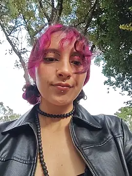  Laary online show from January 31, 9:24 pm