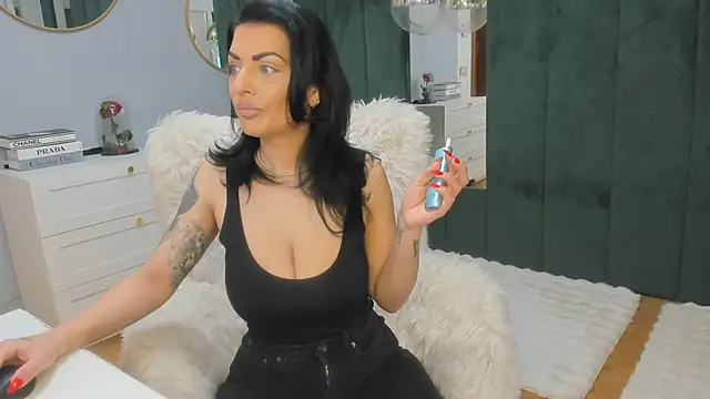 ElisaBaxter online show from February 24, 5:50 am