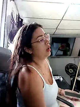 Latina sexy1 online show from February 17, 3:55 pm