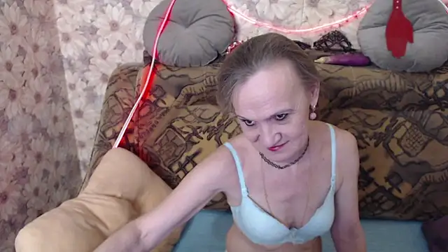 MissBekker online show from April 12, 9:06 pm