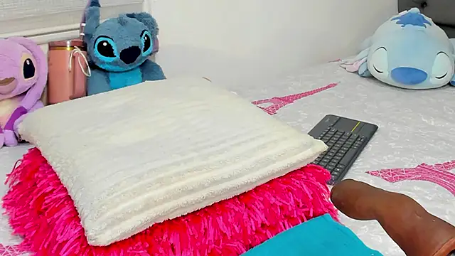 Elizabeth 18  online show from January 6, 2:59 am