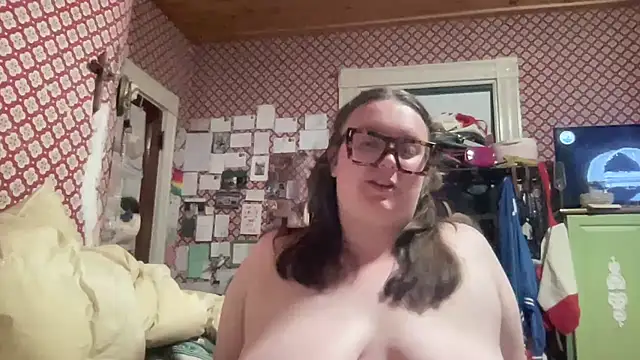 rosaliehale online show from May 20, 1:46 am