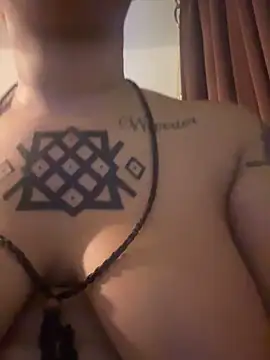 nickytheehawtie online show from April 4, 8:18 pm