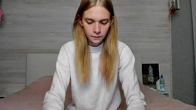 molly hunt  online show from September 14, 3:48 am