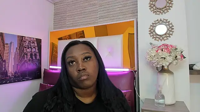 ShaniaBrownn online show from December 3, 8:00 pm