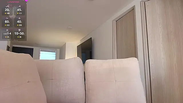 allysoonswwan17 online show from February 9, 7:05 pm